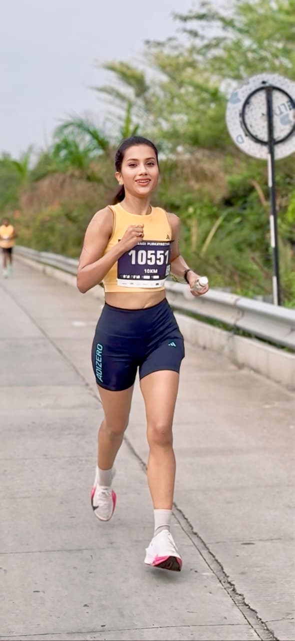 Devangi Purkayastha racing the Freedom Bengaluru 10K 2026
