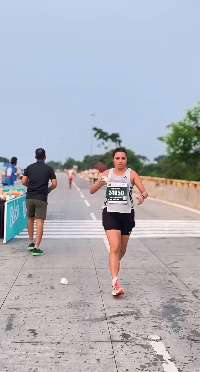 Mamta Yadav racing the Freedom Bengaluru Half Marathon 2026